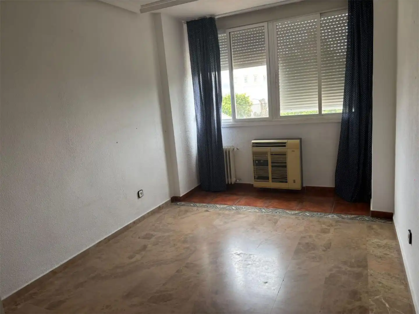 Detached homes for sale in Calle Fortuny, 22, Santa María - Pio XII Bedroom of Detached homes for sale in Ciudad Real Capital with Air Conditioner, Terrace and Swimming Pool