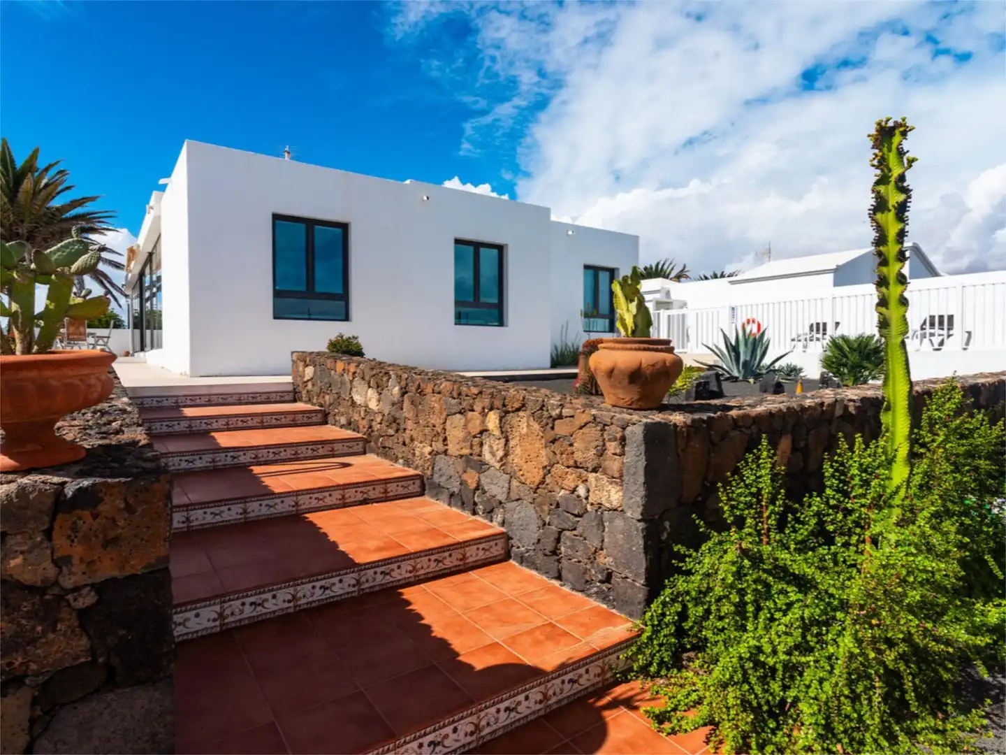 Vista exterior de Casa o chalet en venta en Teguise con Terraza y Piscina