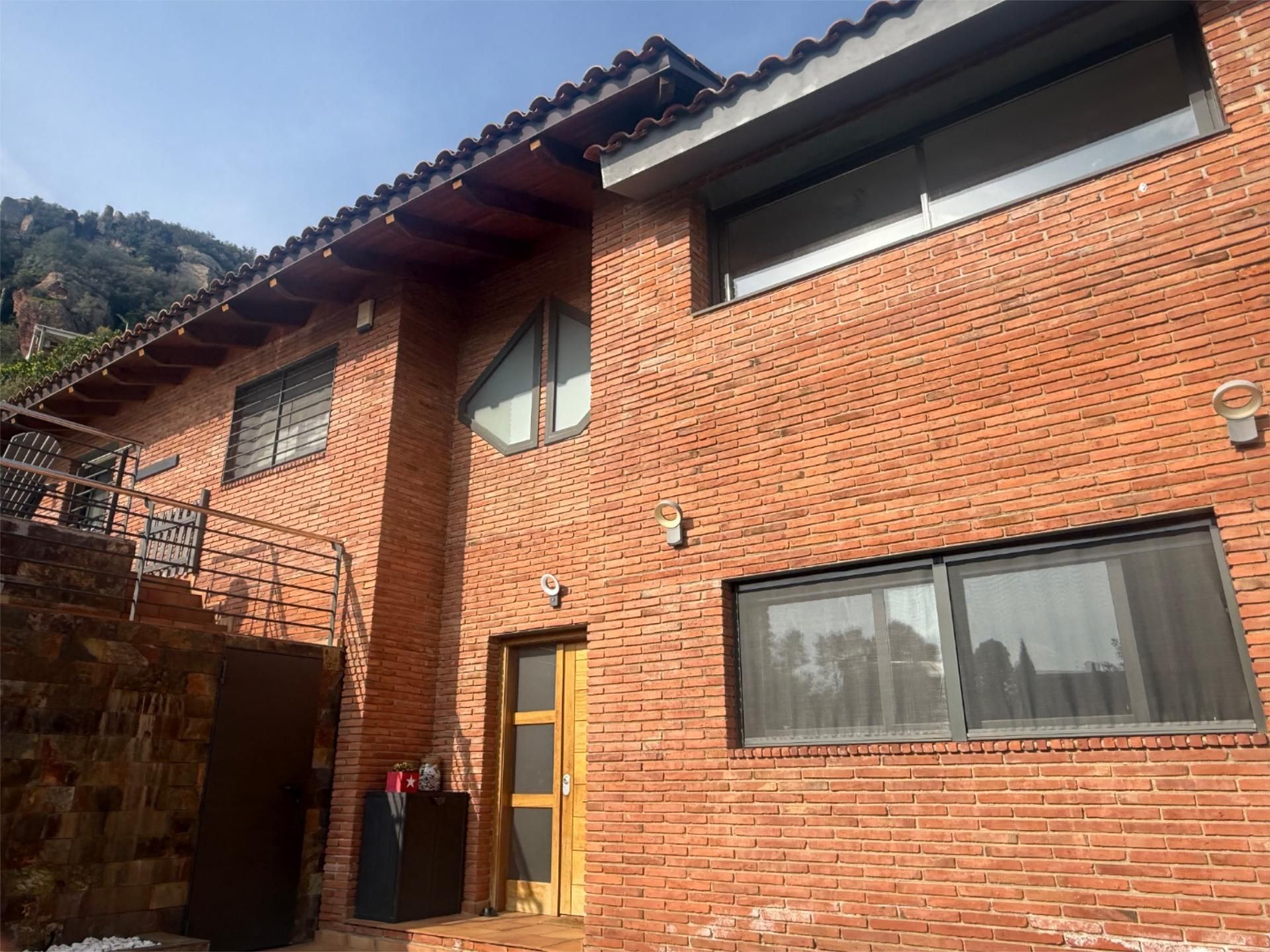 Exterior view of Flat for sale in Torrelles de Llobregat  with Air Conditioner, Heating and Private garden