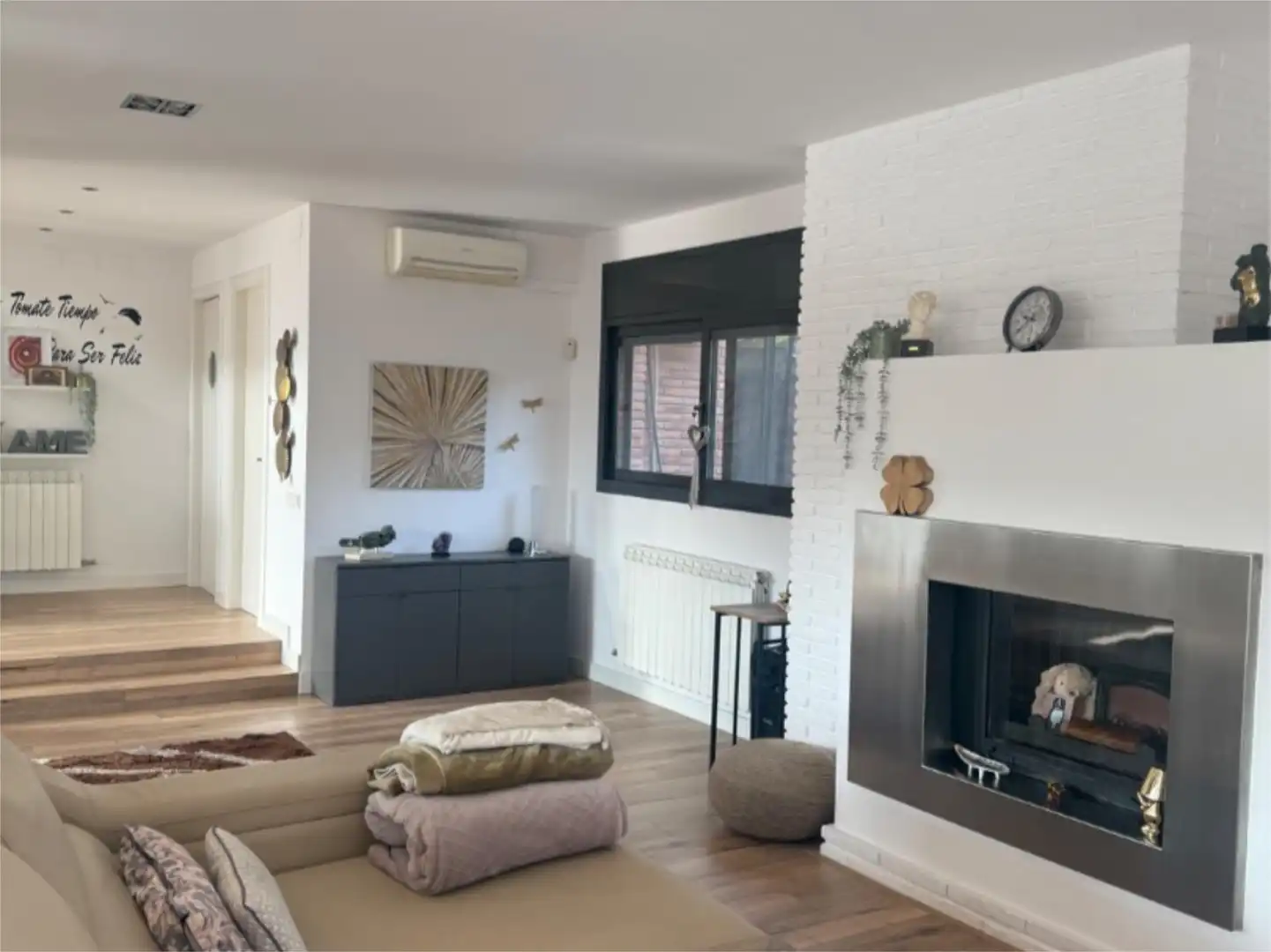 Flat for sale in Carrer 28, Torrelles de Llobregat Living room of Flat for sale in Torrelles de Llobregat with Air Conditioner, Heating and Private garden