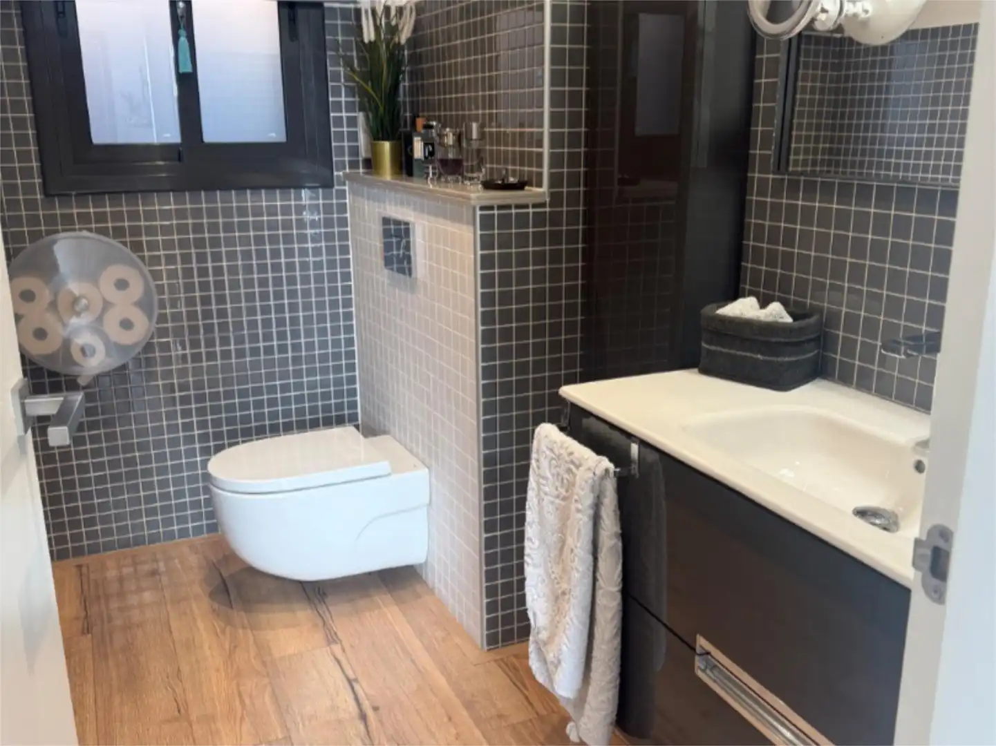 Flat for sale in Carrer 28, Torrelles de Llobregat Bathroom of Flat for sale in Torrelles de Llobregat with Air Conditioner, Heating and Private garden