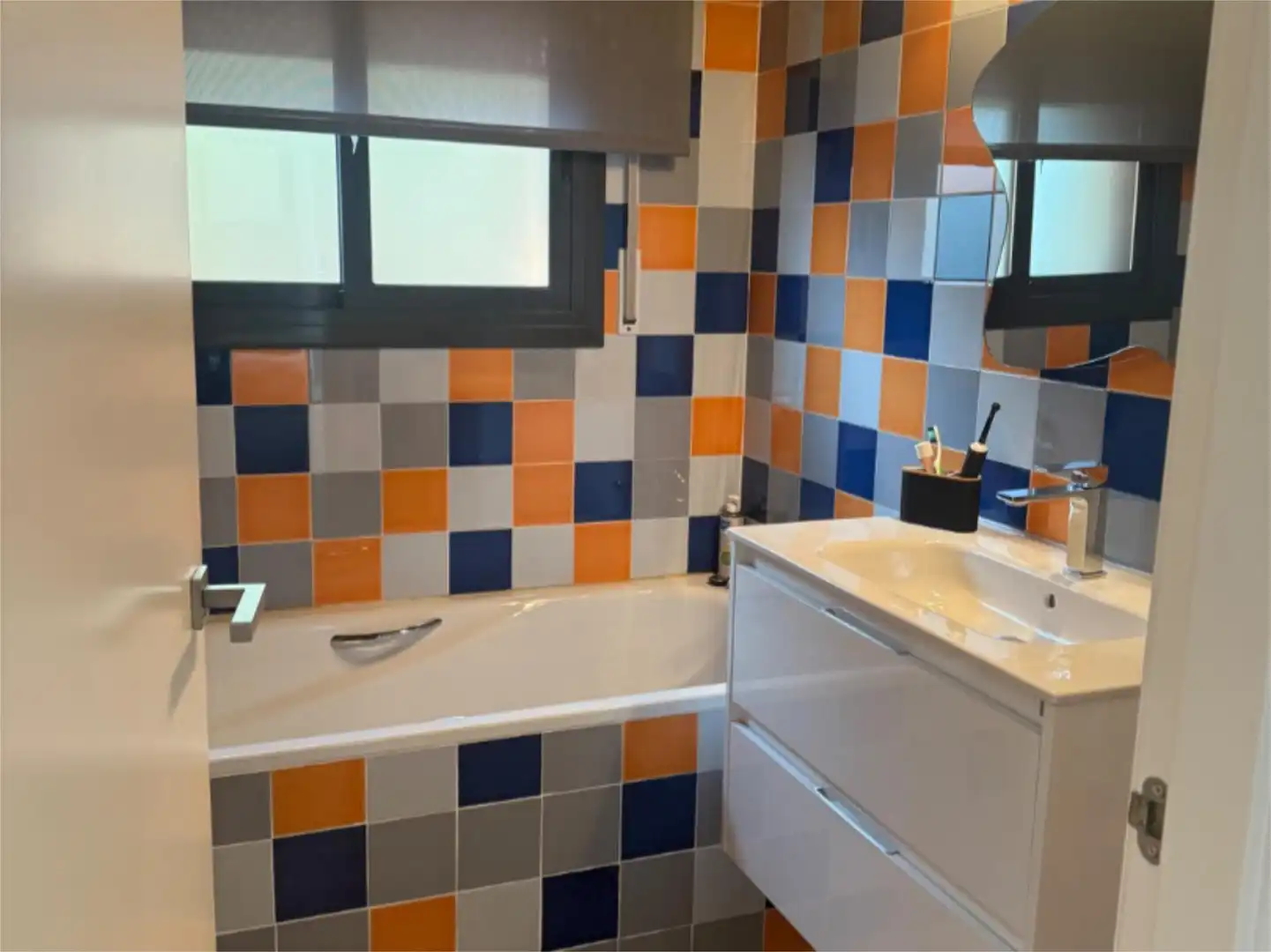 Flat for sale in Carrer 28, Torrelles de Llobregat Bathroom of Flat for sale in Torrelles de Llobregat with Air Conditioner, Heating and Private garden