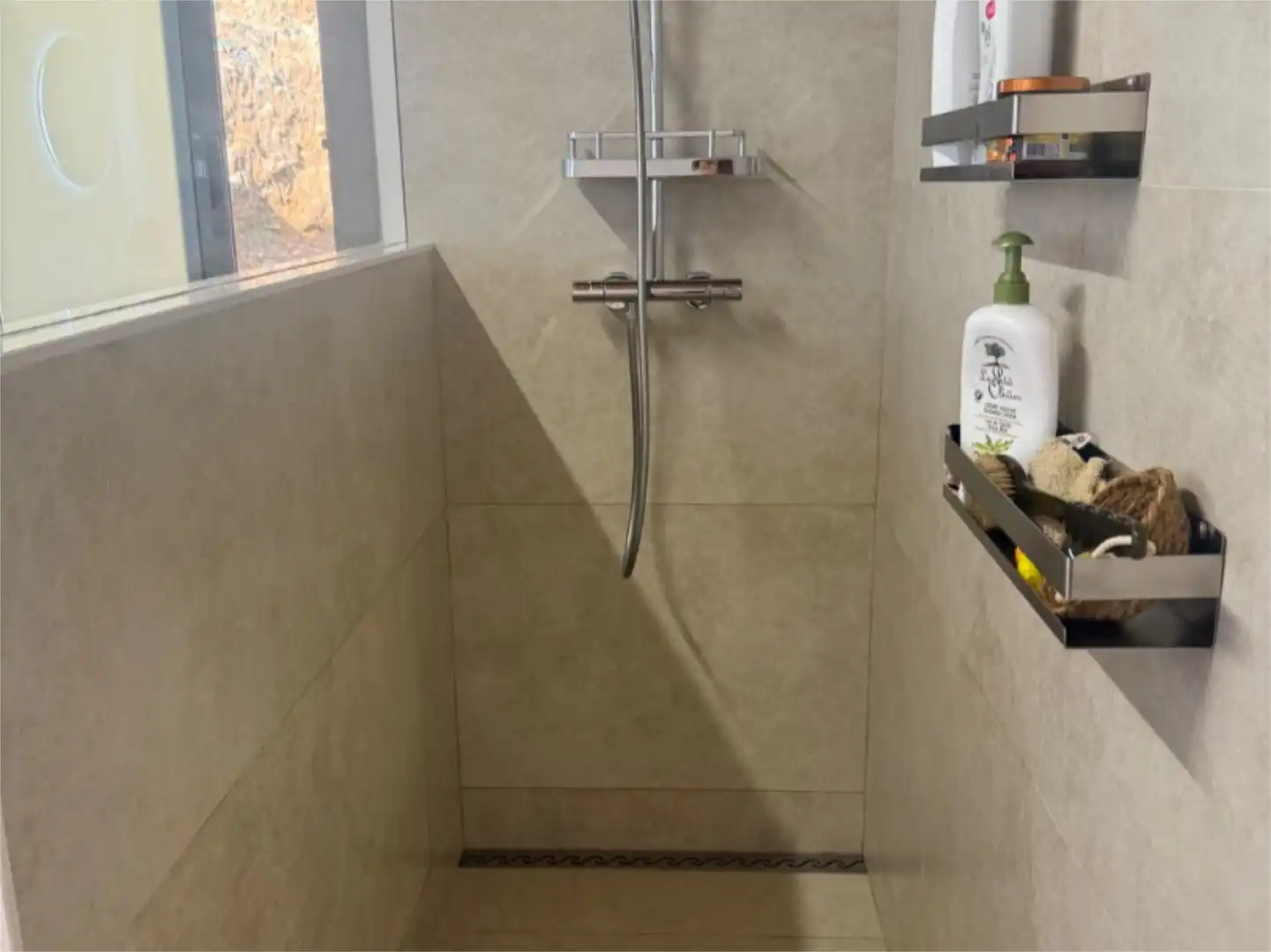 Flat for sale in Carrer 28, Torrelles de Llobregat Bathroom of Flat for sale in Torrelles de Llobregat with Air Conditioner, Heating and Private garden