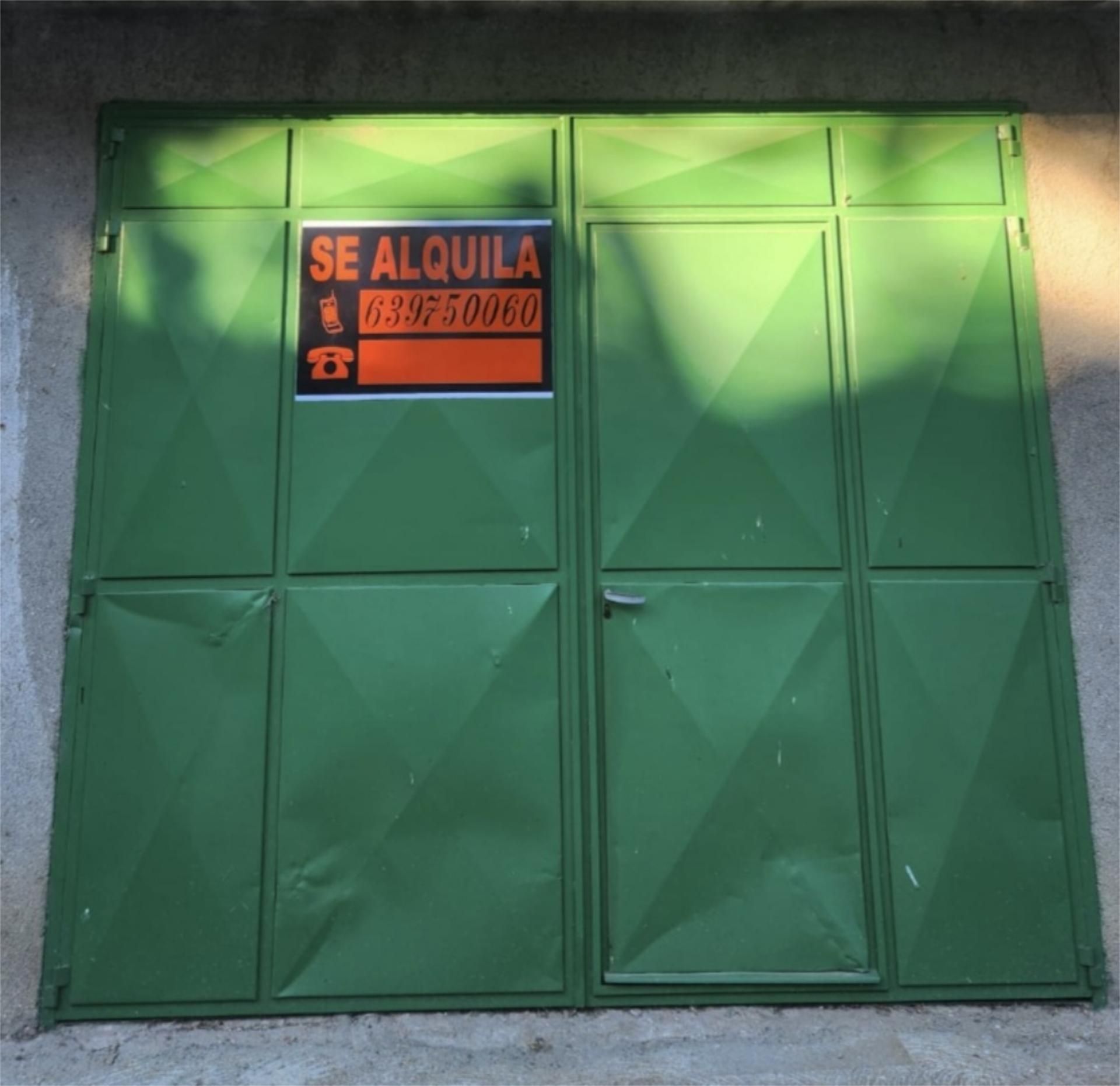 Außenansicht von Garage miete in Santa María de la Alameda