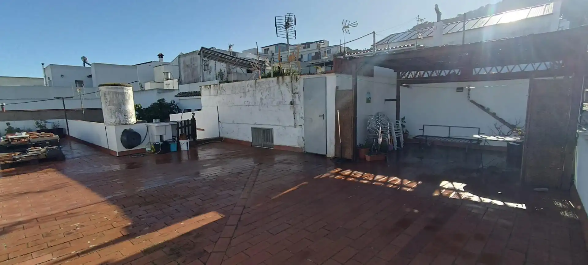 Casa adosada en venta en Calle Divina Pastora, 14, Facinas Terraza de Casa adosada en venta en Tarifa con Terraza y Balcón