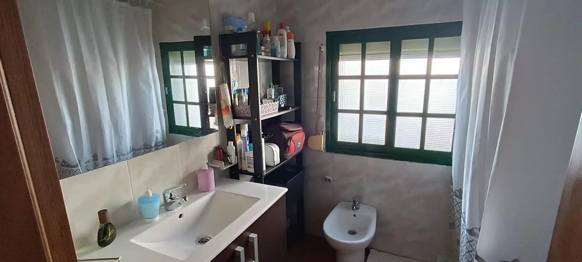 Casa adosada en venta en Calle Divina Pastora, 14, Facinas Baño de Casa adosada en venta en Tarifa con Terraza y Balcón
