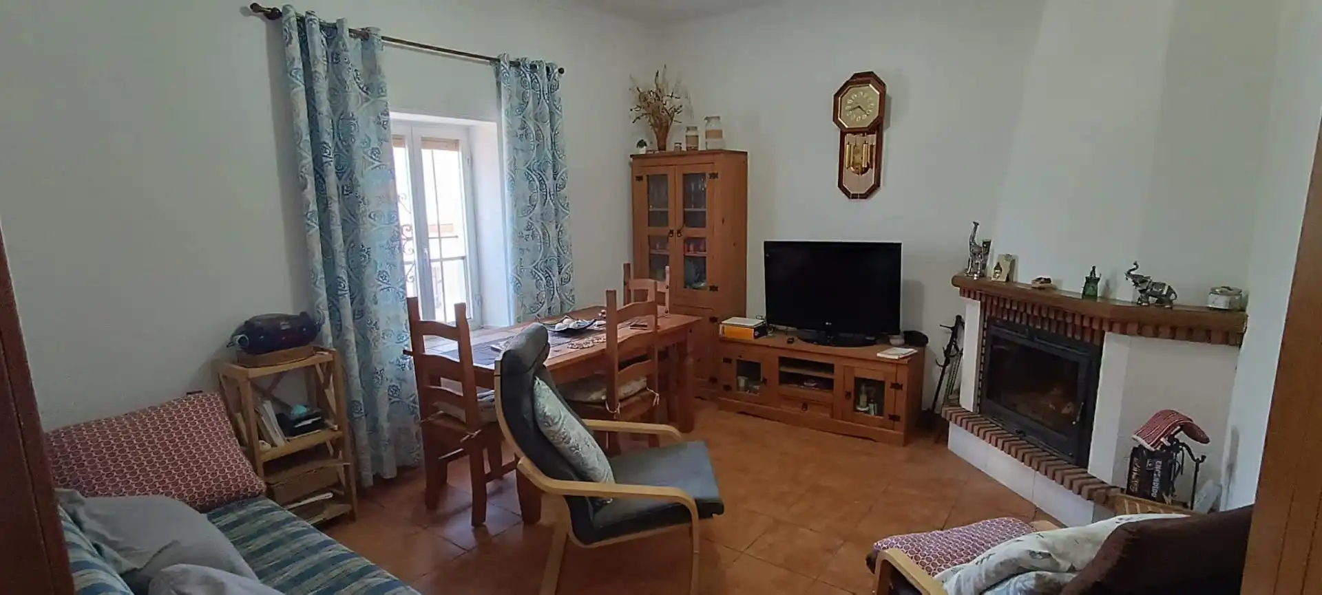 Casa adosada en venta en Calle Divina Pastora, 14, Facinas Sala de estar de Casa adosada en venta en Tarifa con Terraza y Balcón