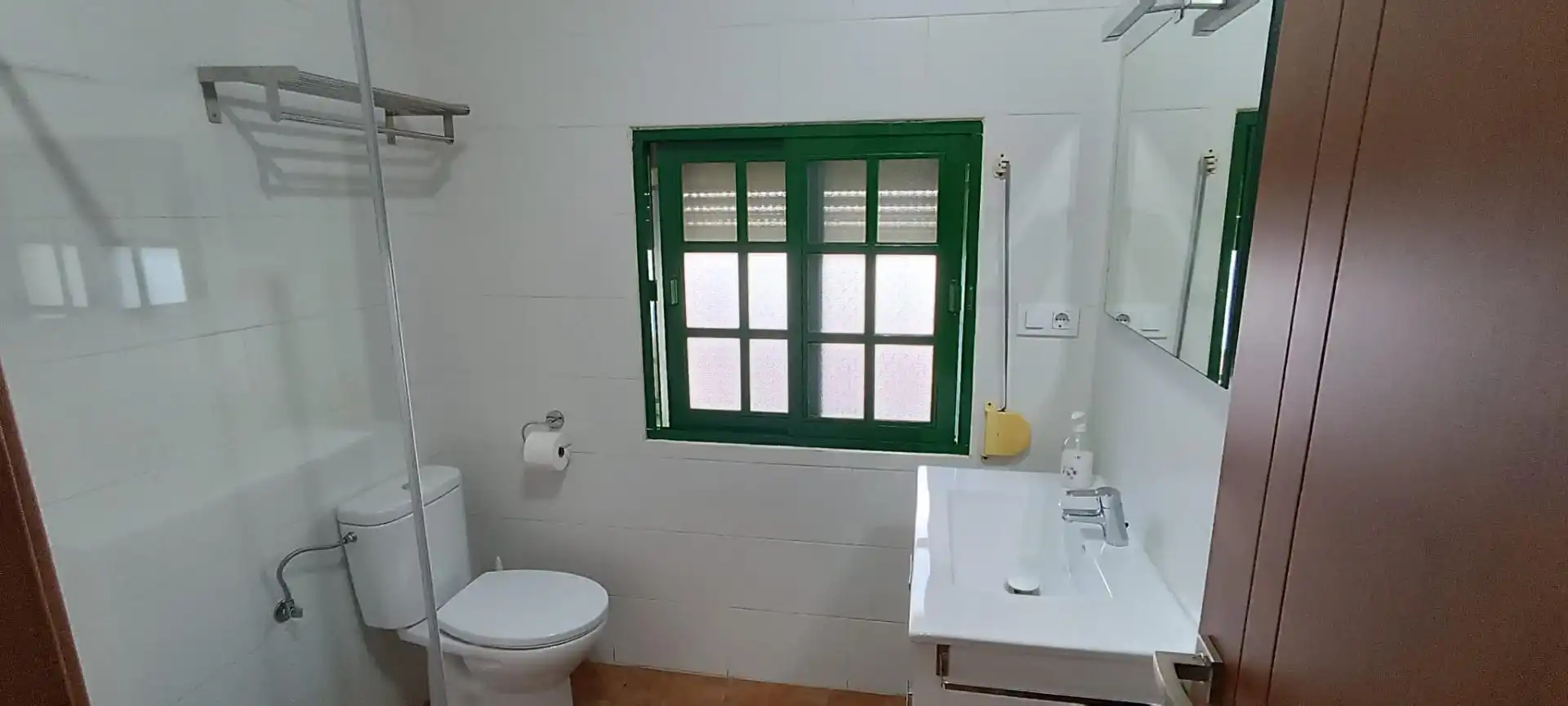 Casa adosada en venta en Calle Divina Pastora, 14, Facinas Baño de Casa adosada en venta en Tarifa con Terraza y Balcón