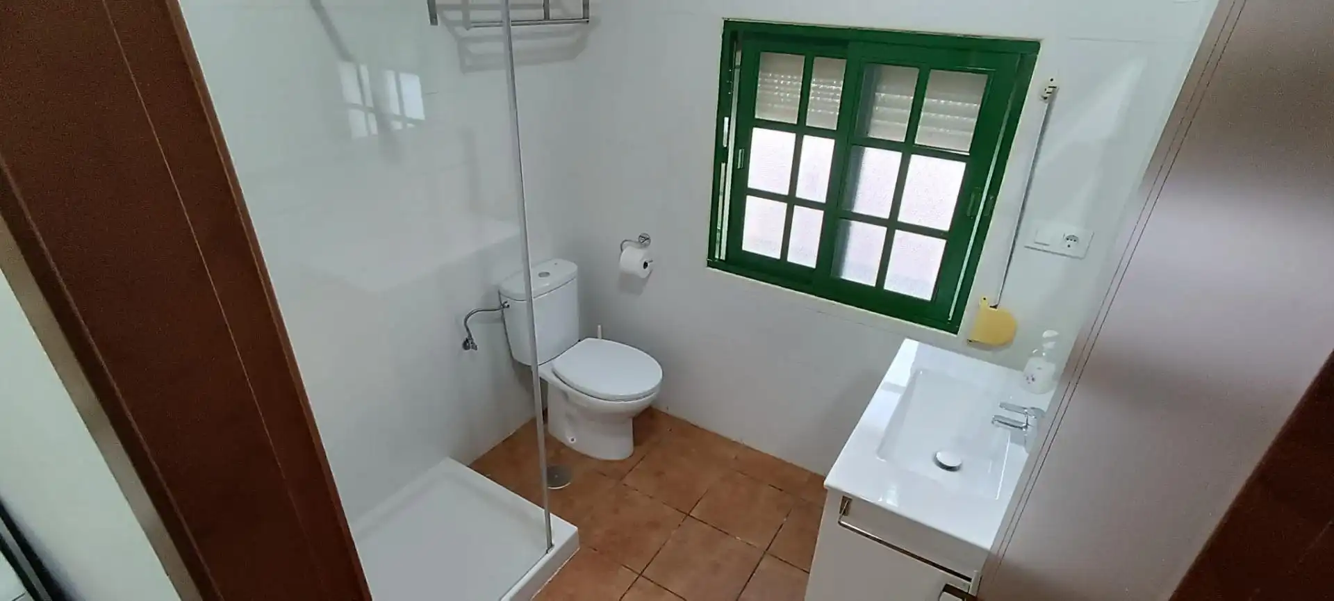 Casa adosada en venta en Calle Divina Pastora, 14, Facinas Baño de Casa adosada en venta en Tarifa con Terraza y Balcón