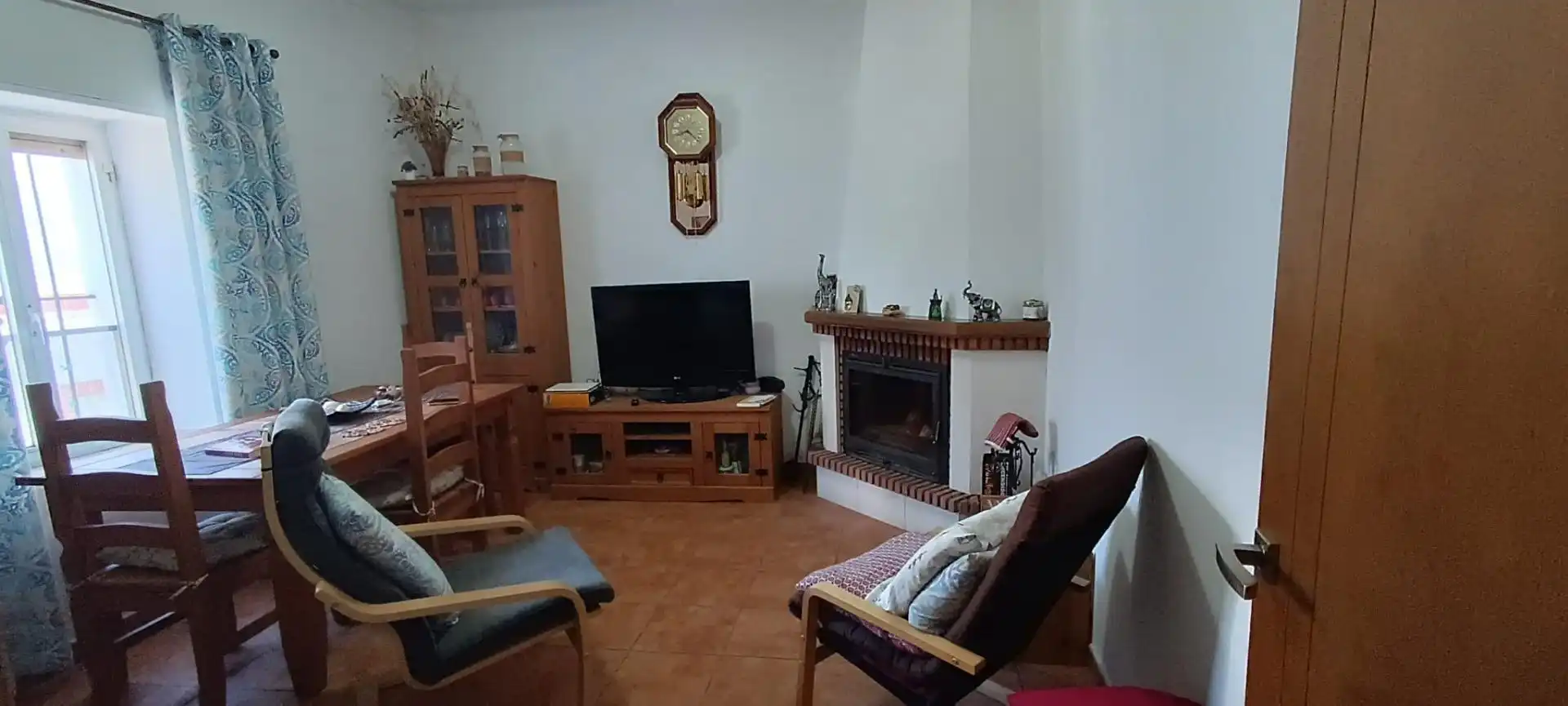 Casa adosada en venta en Calle Divina Pastora, 14, Facinas Sala de estar de Casa adosada en venta en Tarifa con Terraza y Balcón