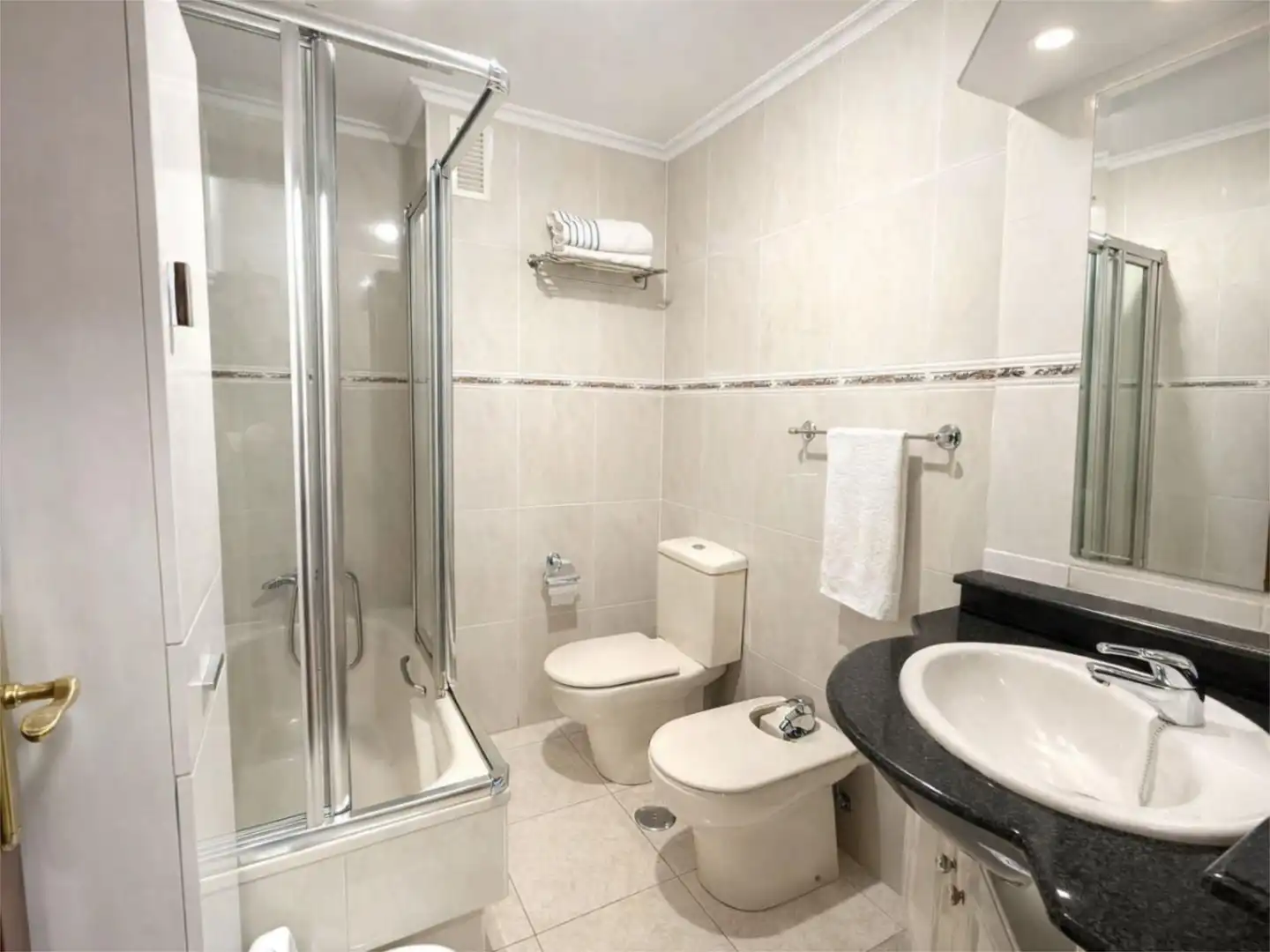 Bathroom of Duplexes for sale in Ourense Capital 
