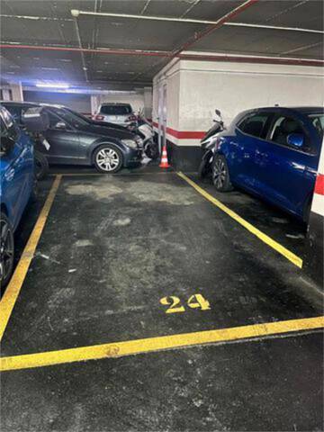 Garaje en Alquiler en Bagatza - San Vicente