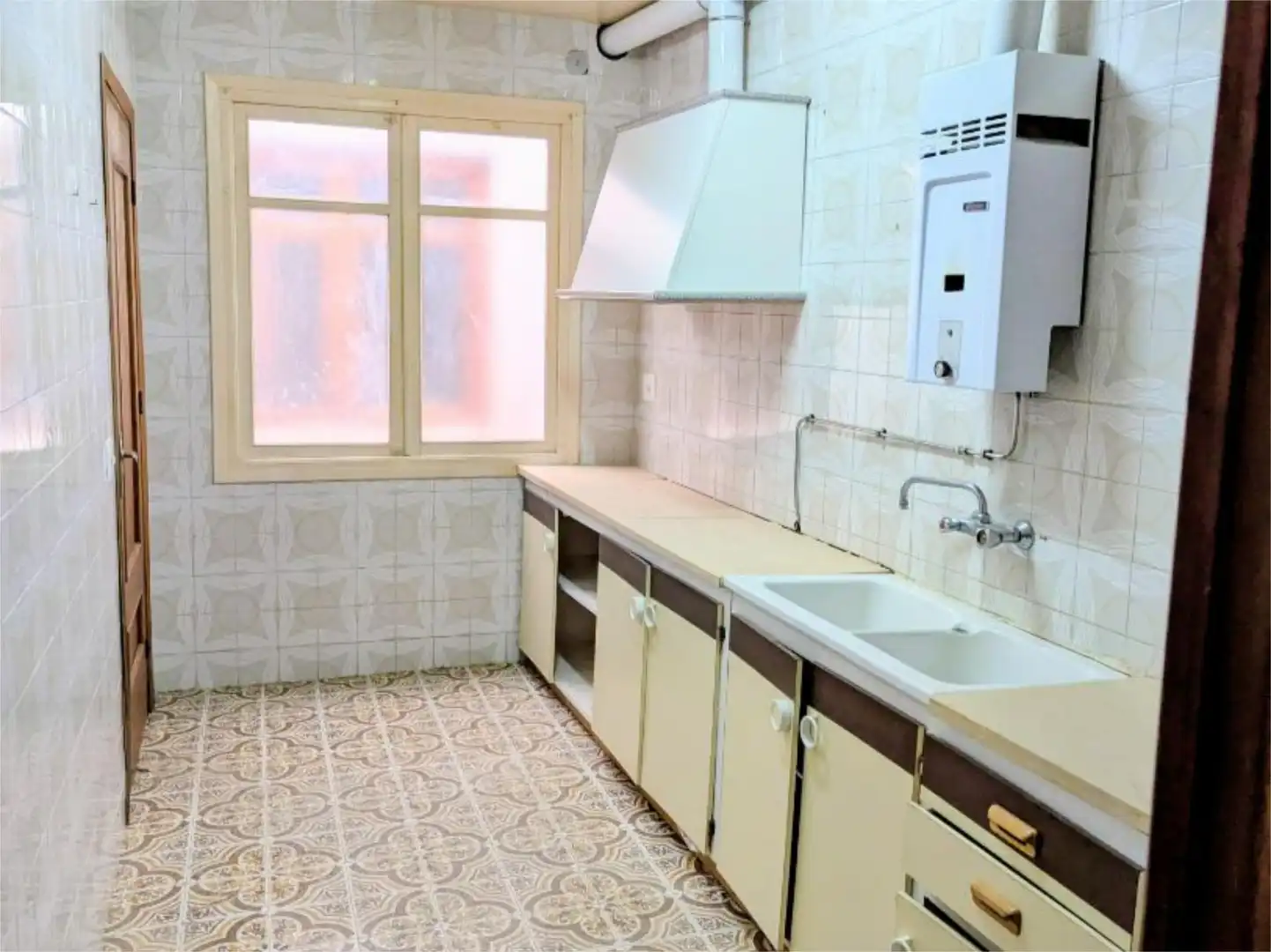 Wohnung zum Verkauf in Calle Santa Ana, 2, El Peral Küche von Wohnung zum Verkauf in El Peral mit Abstellraum und Balkon
