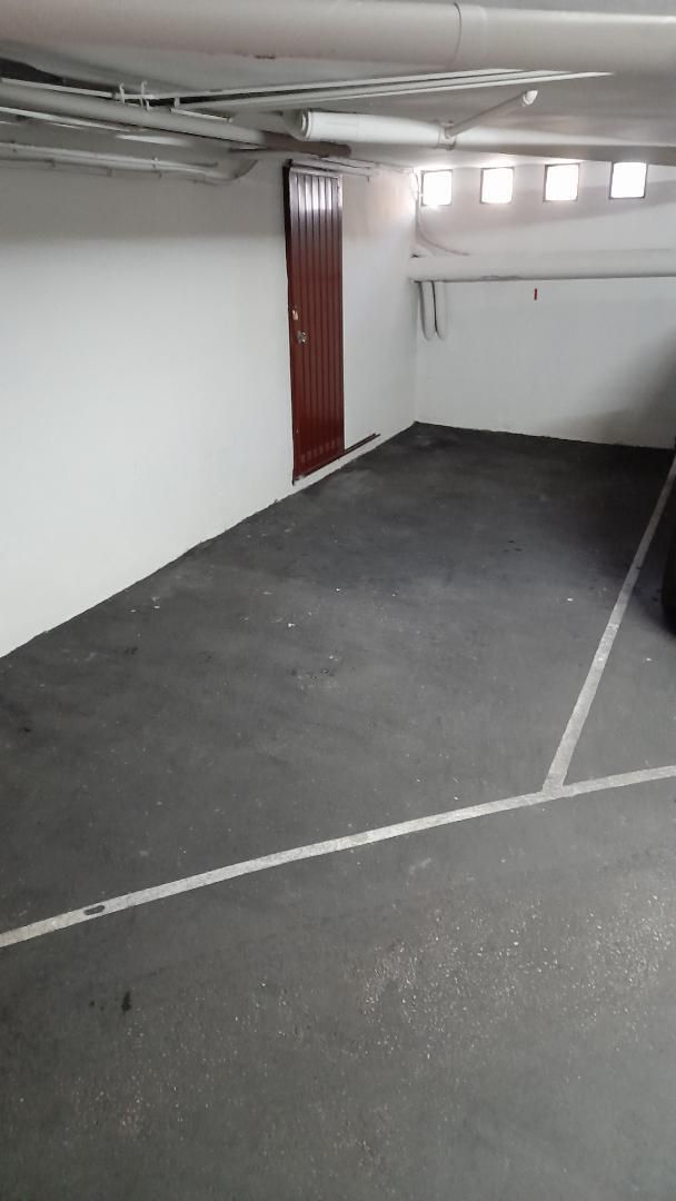 Garatge de lloguer a Calle los Peñones de San Francisco, 12, Camino de los Neveros - Serrallo Aparcament de Garatge de lloguer en Granada Capital