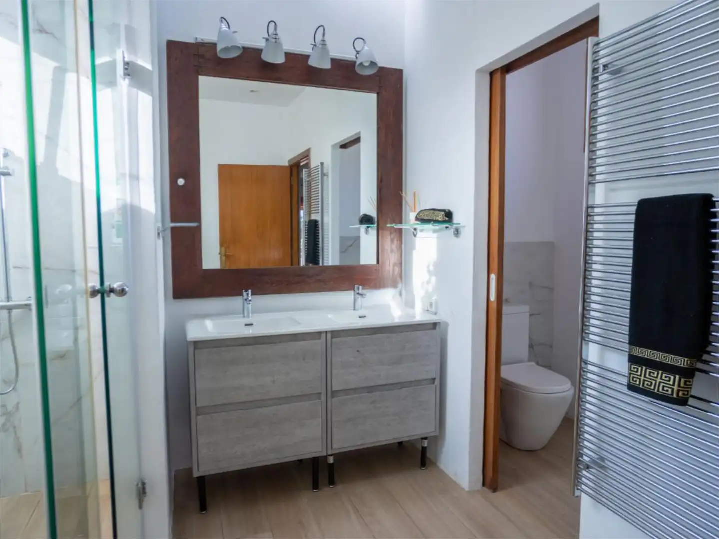 Bany de Casa o xalet en venda en Sant Josep de sa Talaia amb Aire condicionat, Terrassa i Piscina