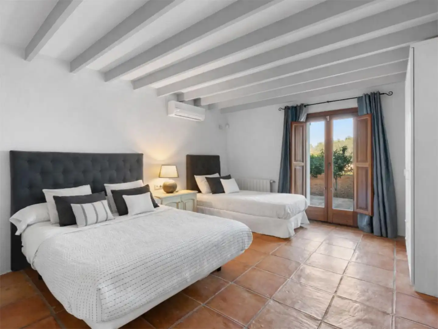 Dormitori de Casa o xalet en venda en Sant Josep de sa Talaia amb Aire condicionat, Terrassa i Piscina