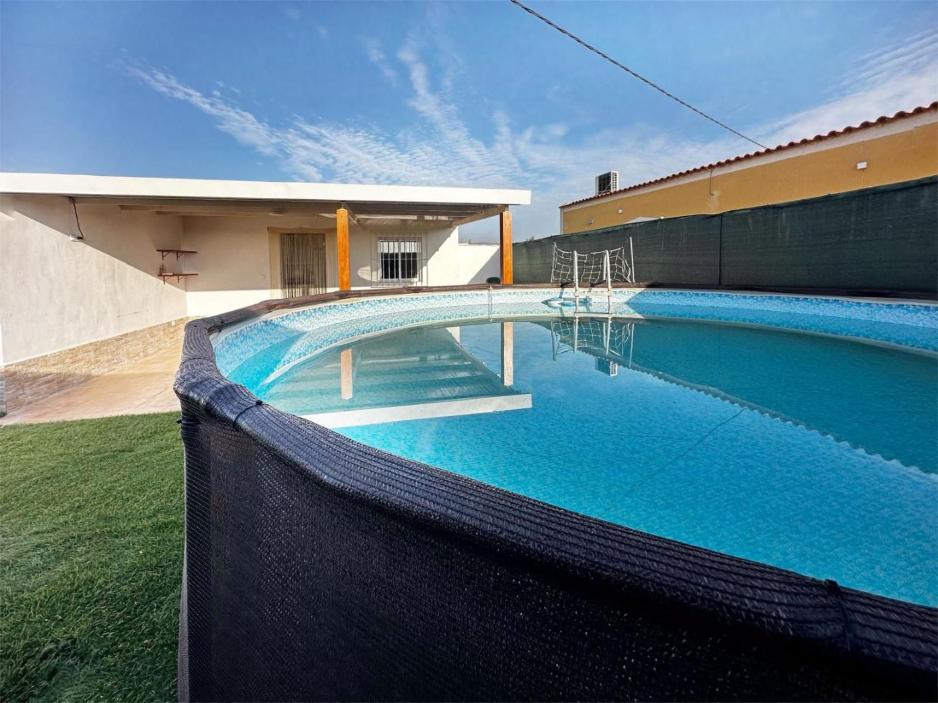 Swimming pool of House or chalet to rent in Crevillent  with Air Conditioner, Heating and Private garden