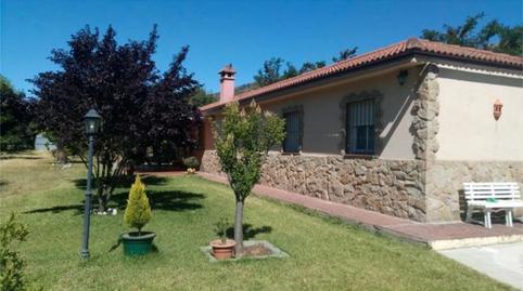 Foto 2 de Casa adosada en venda a Zona Sur - Av. de España - San Miguel, Plasencia