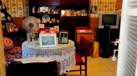 Foto 4 de Casa adosada en venda a Calle de Los Reyes Católicos, 25, Madroñera, Cáceres