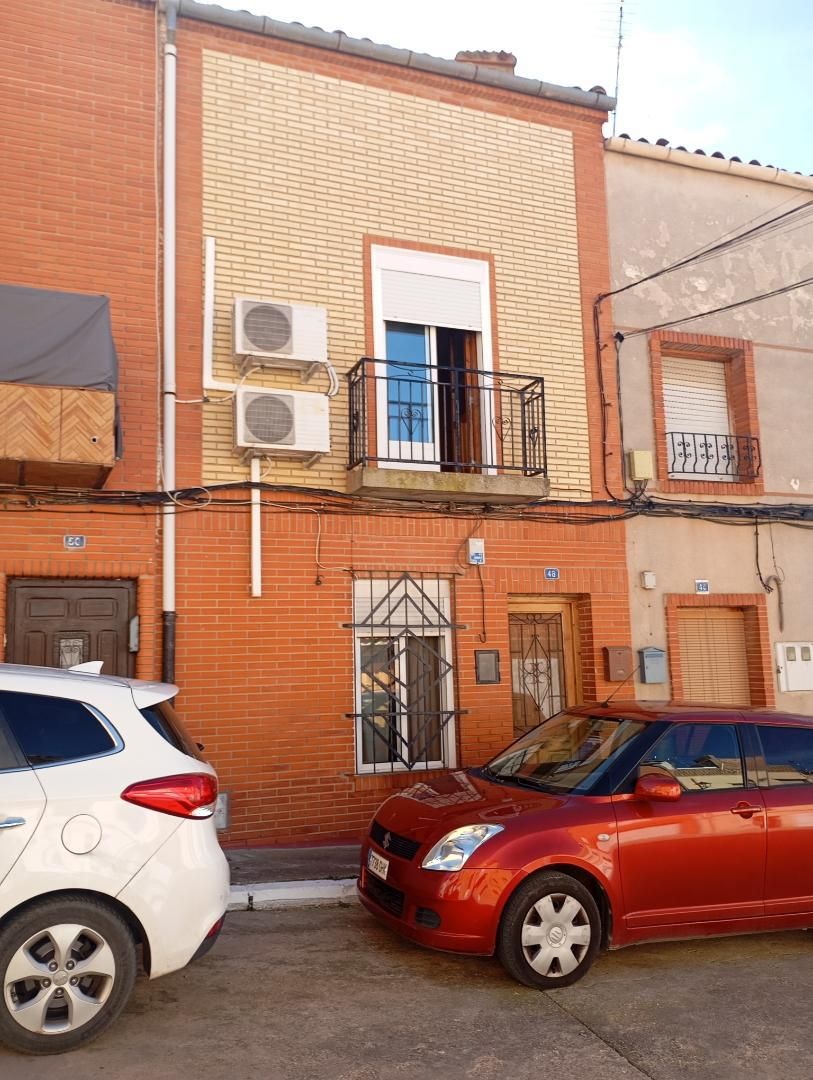 Vista exterior de Casa adosada de alquiler en Minglanilla con Balcón