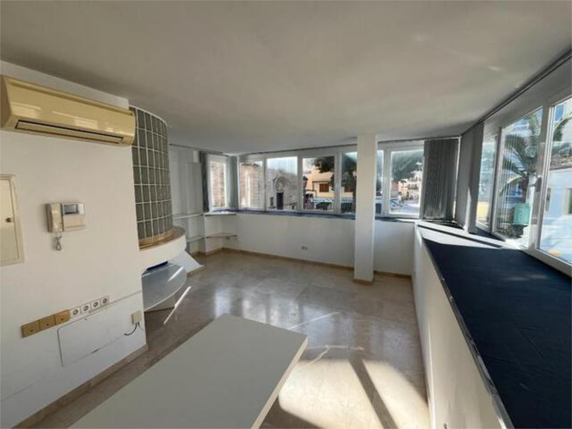 Vista exterior de Oficina de lloguer en Andratx amb Aire condicionat