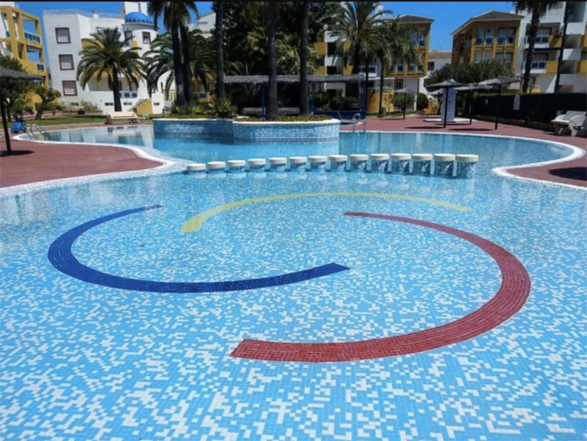 Piscina de Apartament en venda en Oliva amb Aire condicionat, Terrassa i Piscina