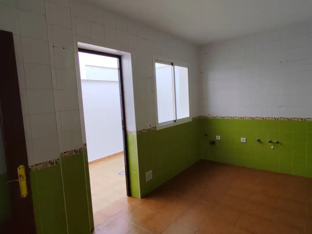 Detached homes for sale in Calle Servando López de Soria, El Cuervo de Sevilla Kitchen of Detached homes for sale in El Cuervo de Sevilla with Terrace and Balcony