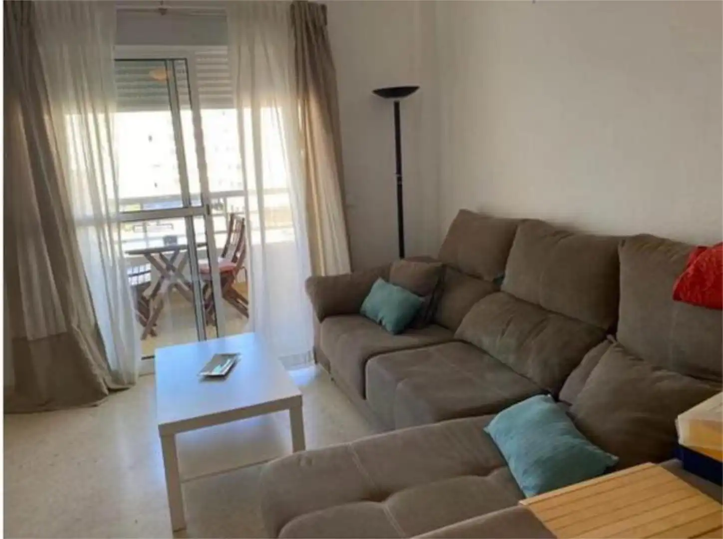 Piso en venta en Valdelagrana Sala de estar de Piso en venta en El Puerto de Santa María con Terraza y Piscina