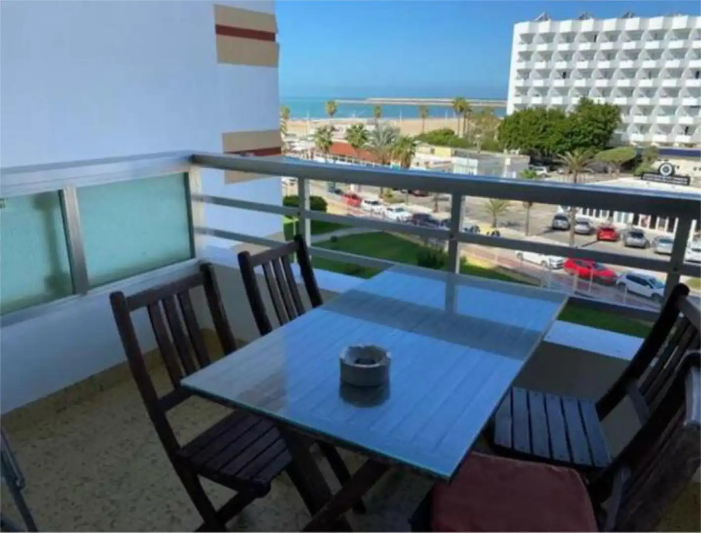 Piso en venta en Valdelagrana Terraza de Piso en venta en El Puerto de Santa María con Terraza y Piscina