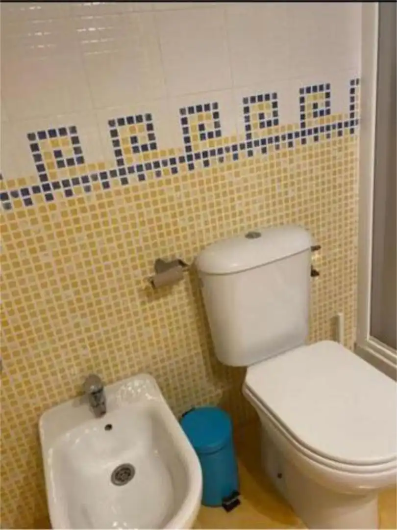 Piso en venta en Valdelagrana Baño de Piso en venta en El Puerto de Santa María con Terraza y Piscina