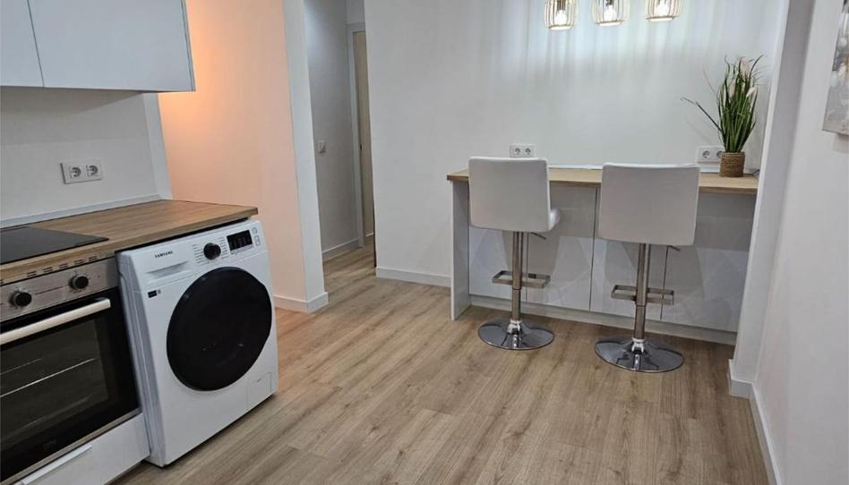 Pis en venda a Carrer de Les Aigües del Llobregat, 10, La Florida, L'Hospitalet de Llobregat - imatge 1 Foto 1 de Pis en venda a Carrer de Les Aigües del Llobregat, 10, La Florida, L'Hospitalet de Llobregat