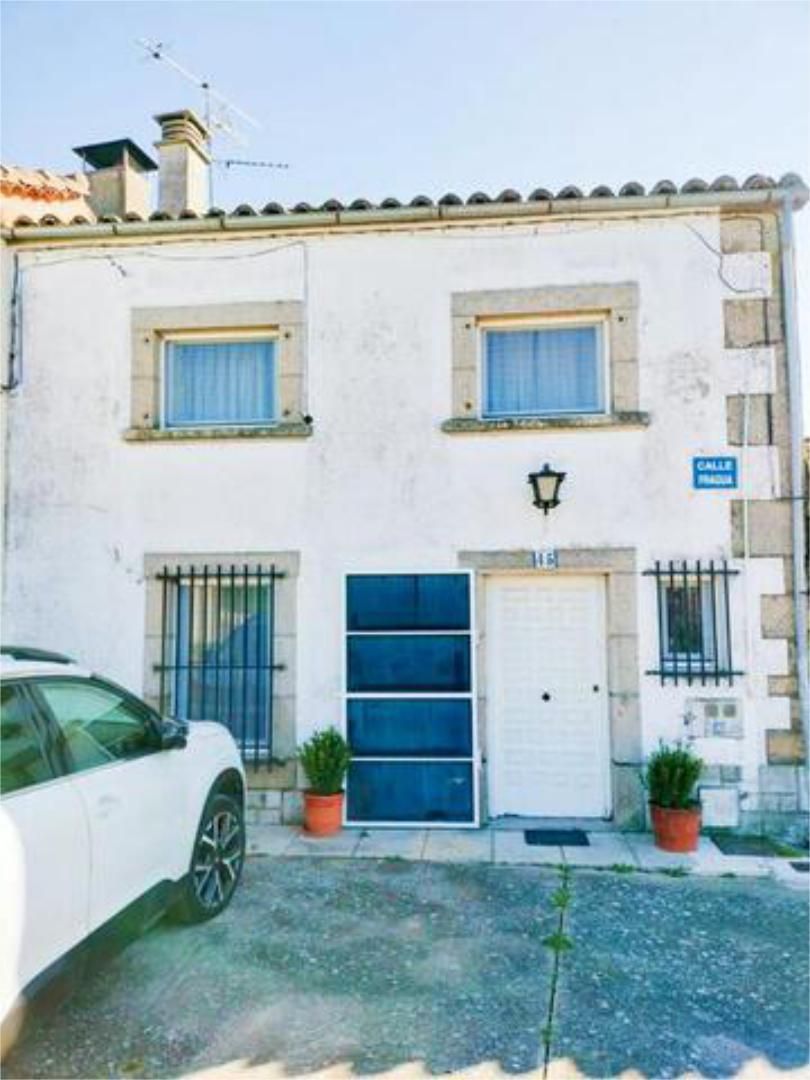 Casa o xalet en venda a Moronta Vista exterior de Casa o xalet en venda en Moronta amb Terrassa, Traster i Moblat