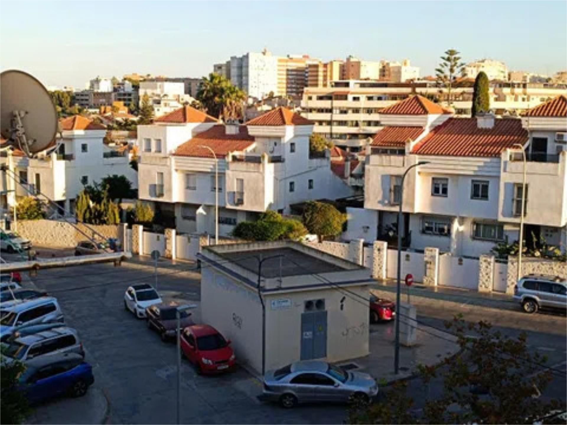 Vista exterior de Pis de lloguer en  Melilla Capital amb Terrassa i Balcó