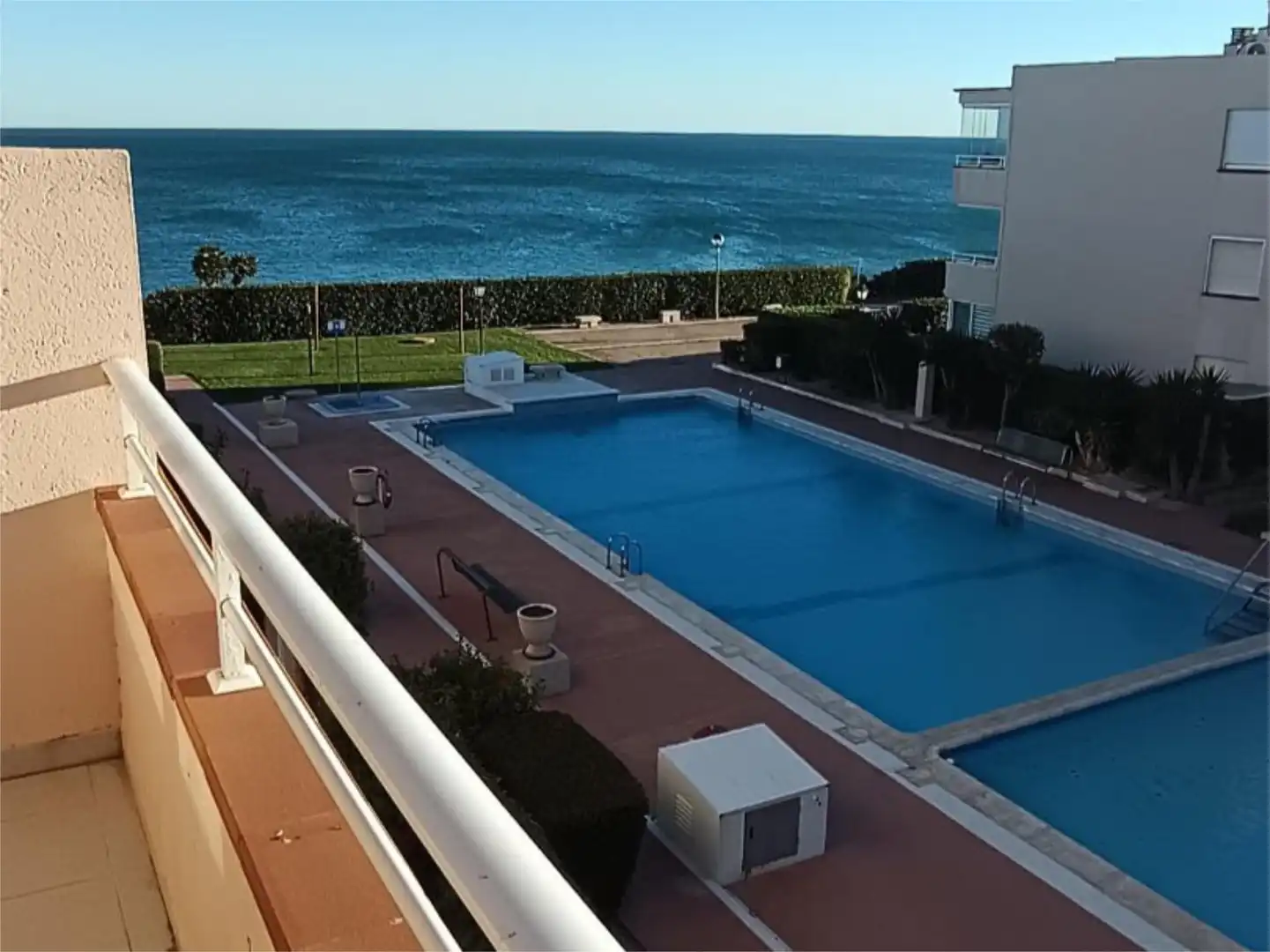 Wohnung zum Verkauf in Avinguda de Francisco José Balada, 112, Boverals - Saldonar Schwimmbecken von Wohnung zum Verkauf in Vinaròs mit Terrasse und Schwimmbad