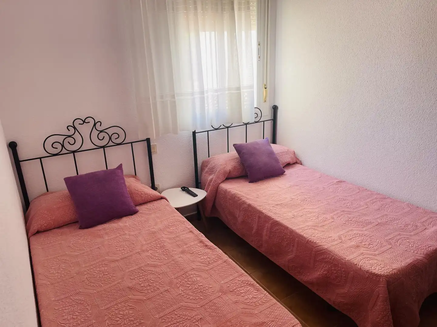 Wohnung zur Miete in Calle Asunción, 6, La Barrosa Schlafzimmer von Wohnung zur Miete in Chiclana de la Frontera mit Klimaanlage, Heizung und Privatgarten
