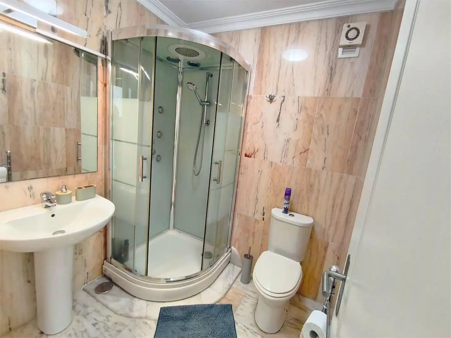 Apartament de lloguer a Calle Petunia, 3, Puerto de Santiago Bany de Apartament de lloguer en Santiago del Teide amb Aire condicionat, Terrassa i Piscina