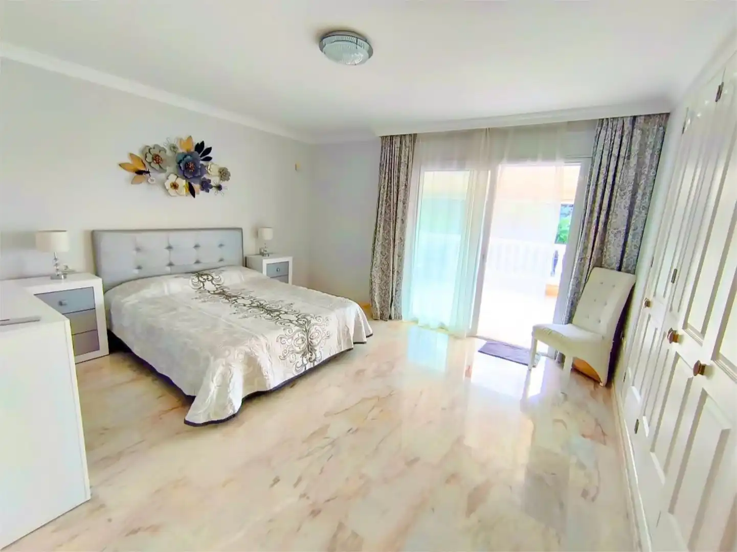 Apartament de lloguer a Calle Petunia, 3, Puerto de Santiago Dormitori de Apartament de lloguer en Santiago del Teide amb Aire condicionat, Terrassa i Piscina