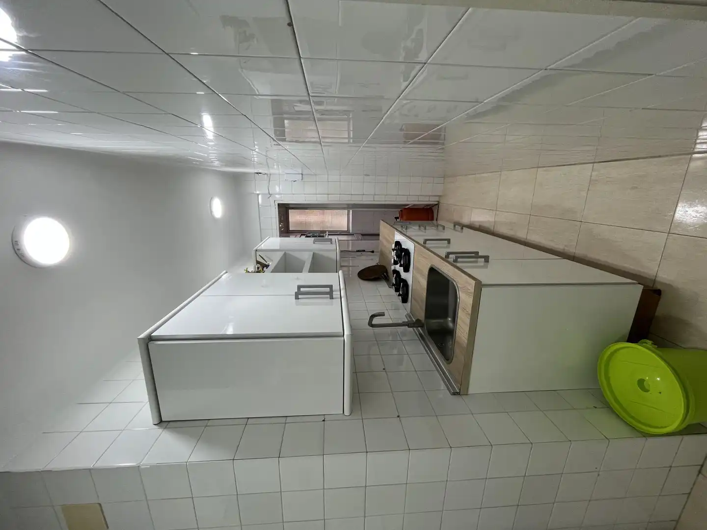 Flat for sale in Avenida de Sevilla, 48a, Playa de la Regla Kitchen of Flat for sale in Chipiona with Terrace, Swimming Pool and Balcony