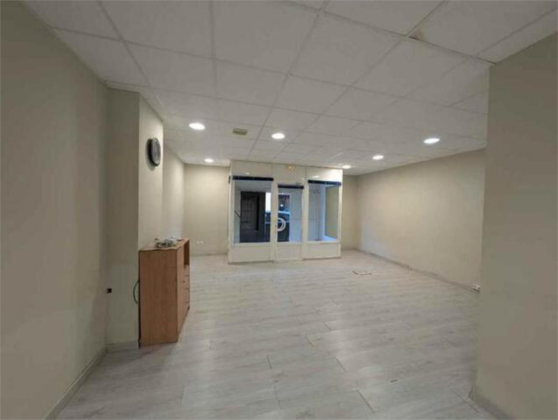 Oficina de alquiler en San Adrián con Aire acondicionado