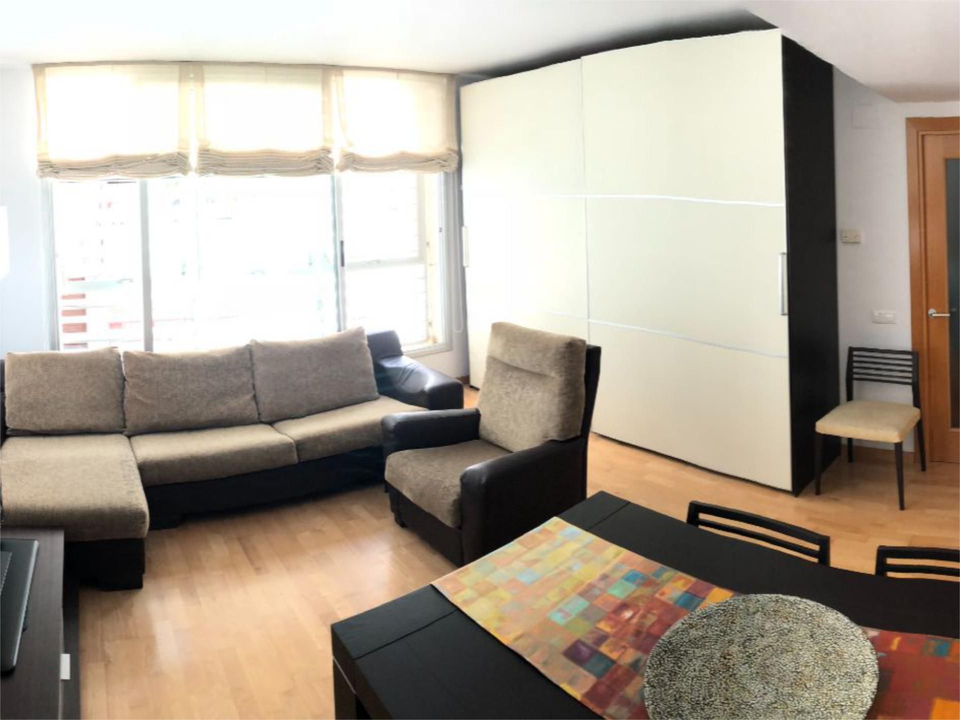Living room of Flat to rent in El Masnou  with Air Conditioner, Heating and Parquet flooring