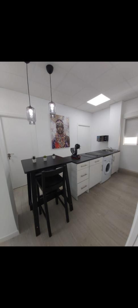 Cuina de Pis per a compartir en Algeciras amb Aire condicionat, Calefacció i Moblat