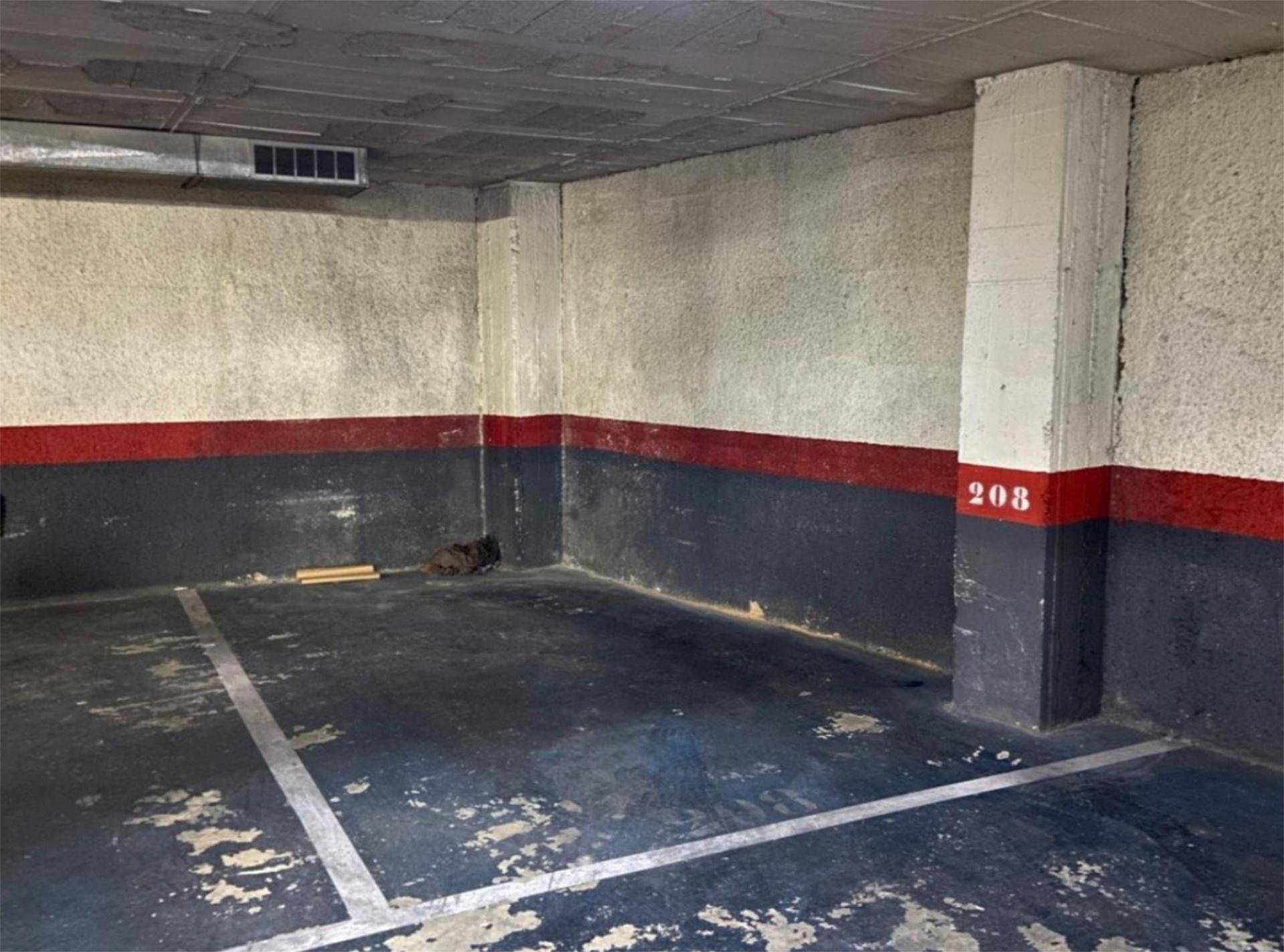 Garatge de lloguer a Carrer de Rafael de Casanovas, 40, Centre Aparcament de Garatge de lloguer en Santa Coloma de Gramenet