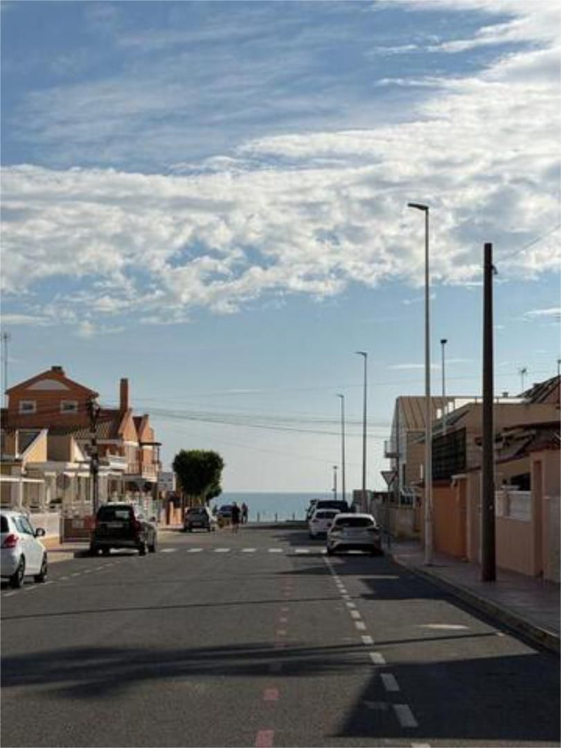 Vista exterior de Casa o xalet en venda en Torrevieja amb Terrassa