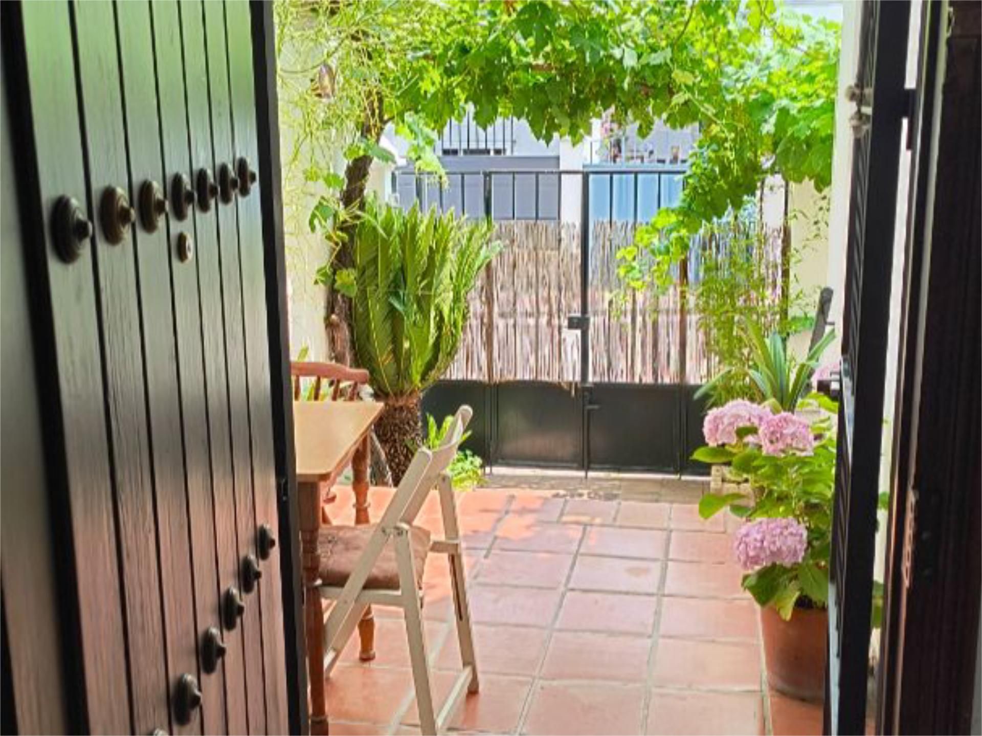 Single-family semi-detached to rent in Calle Tulipán, 4, Cavaleri