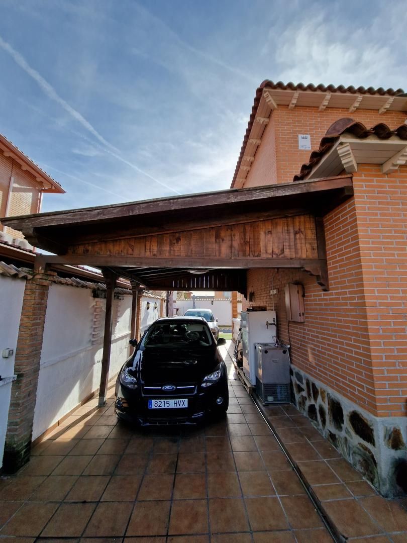 Parking of House or chalet for sale in El Viso de San Juan  with Terrace and Swimming Pool