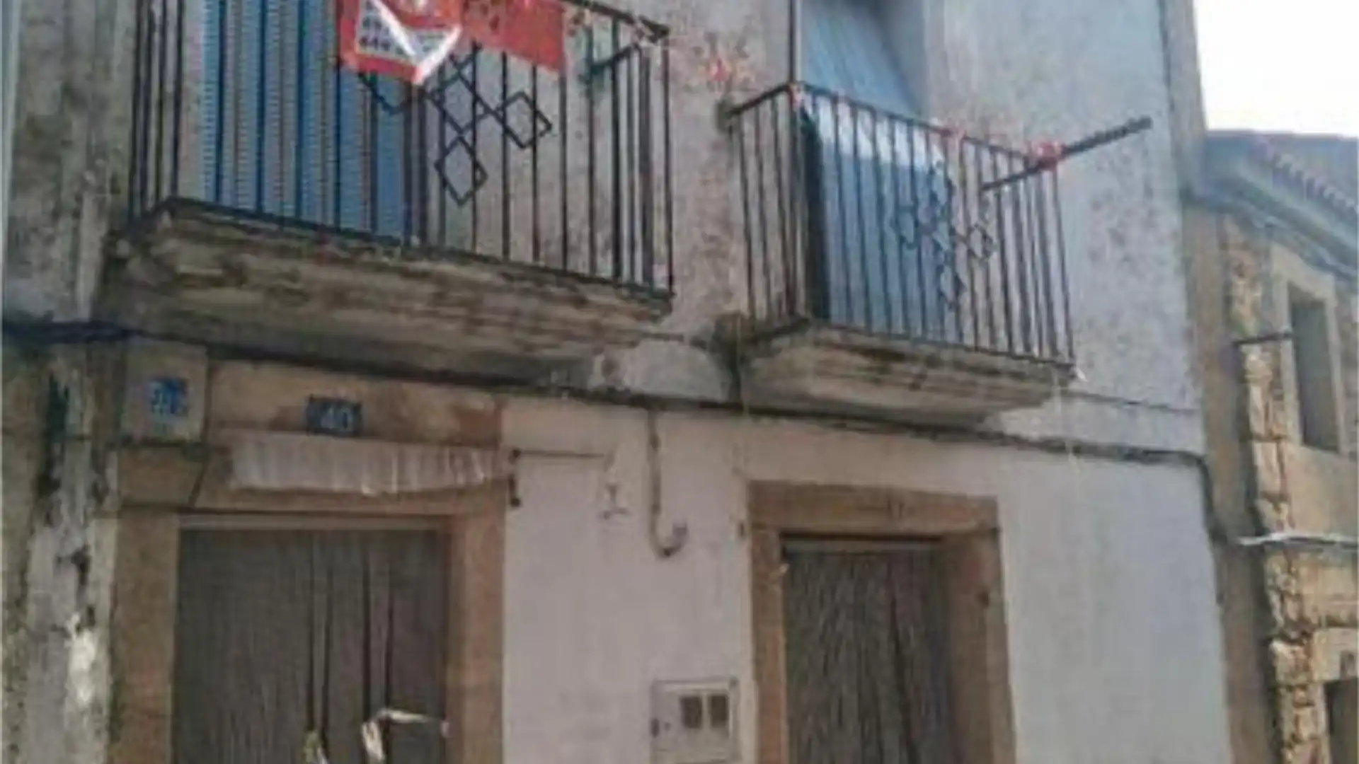 Vista exterior de Casa o chalet en venta en Valverde del Fresno con Terraza, Trastero y Amueblado