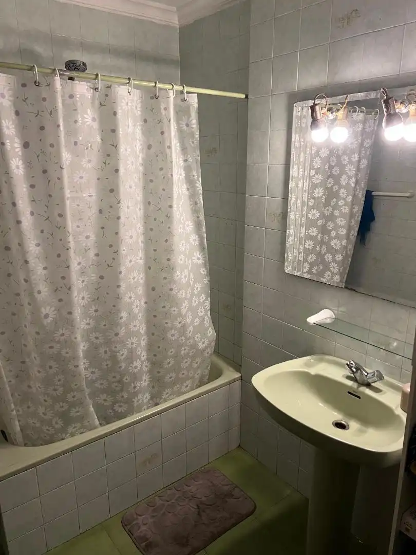 Room in Travesia San Fernando, 1, Bezana - Prezanes Bathroom of Flat for share in Santa Cruz de Bezana