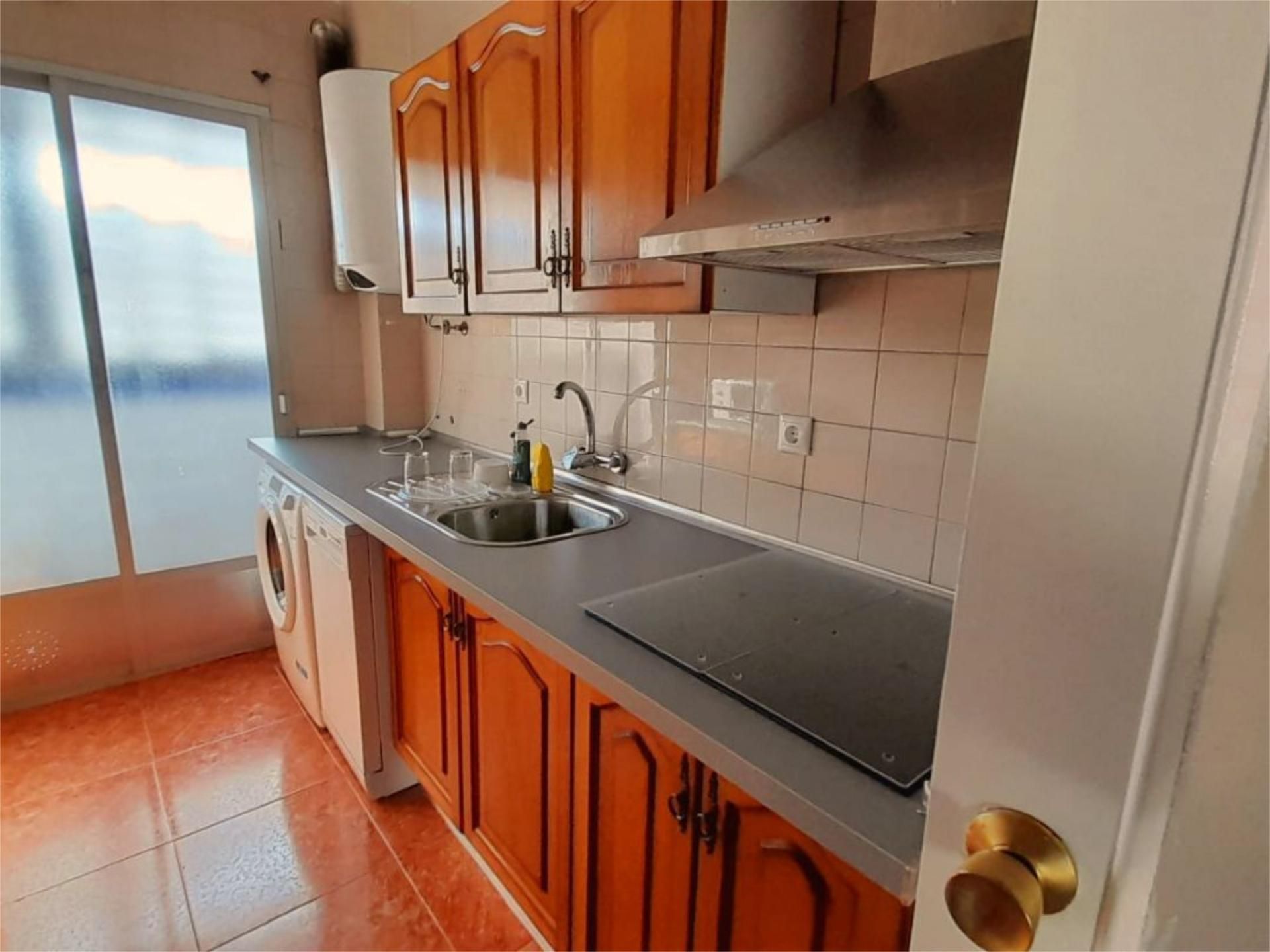 Cuina de Pis de lloguer en Úbeda amb Aire condicionat, Calefacció i Moblat