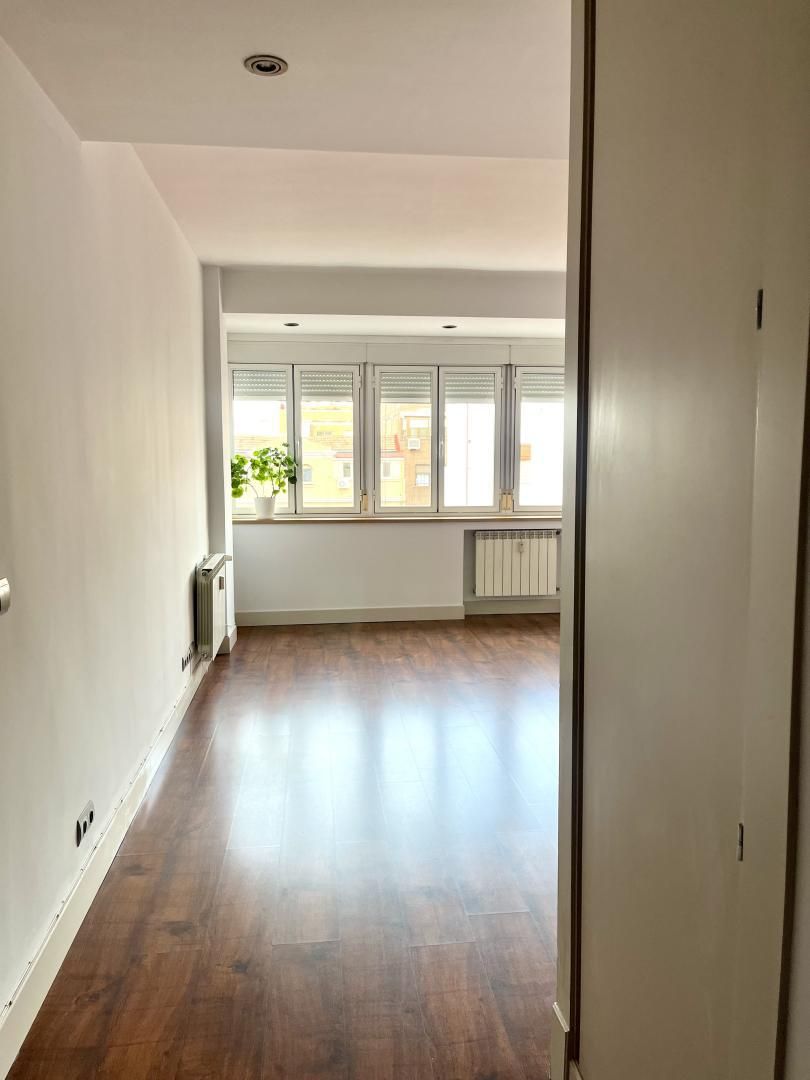 Flat to rent in Calle de Alonso Heredia, 15, Guindalera