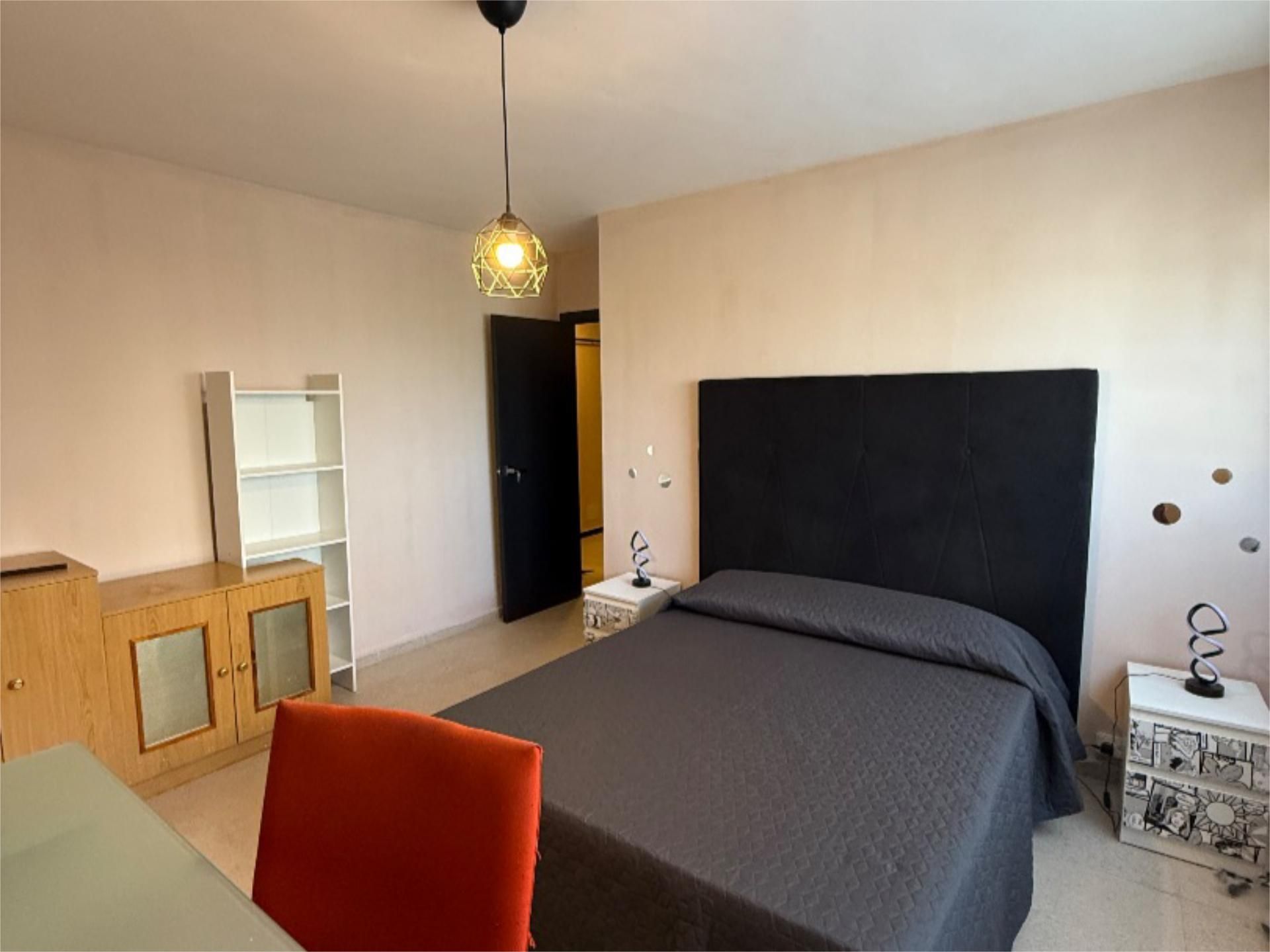 Dormitori de Pis de lloguer en Magaz de Pisuerga amb Calefacció, Terrassa i Moblat